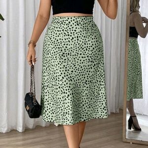 Chic Satin Green Polka Dot Skirt
